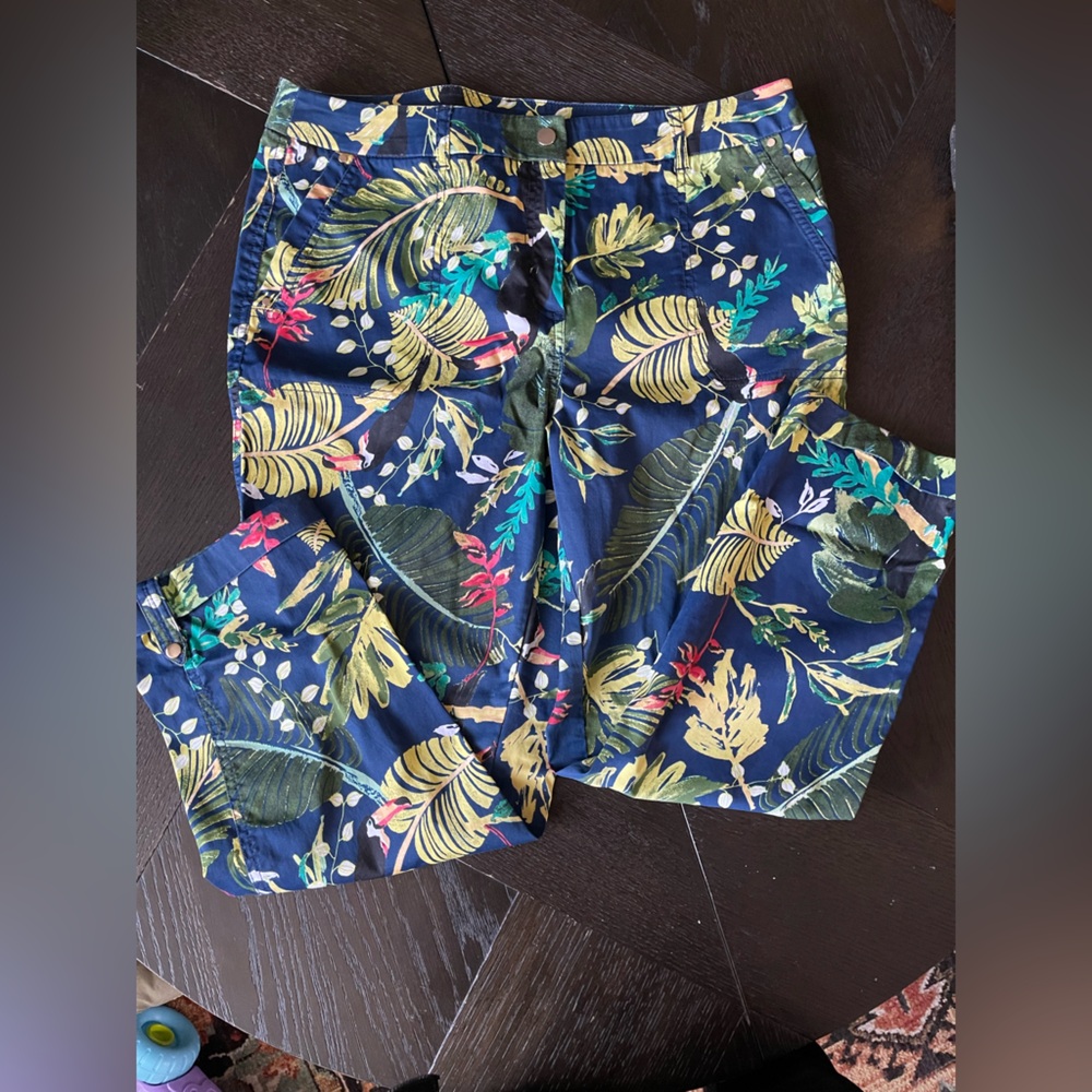 Chico's Navy Tropical Print Cropped Pants